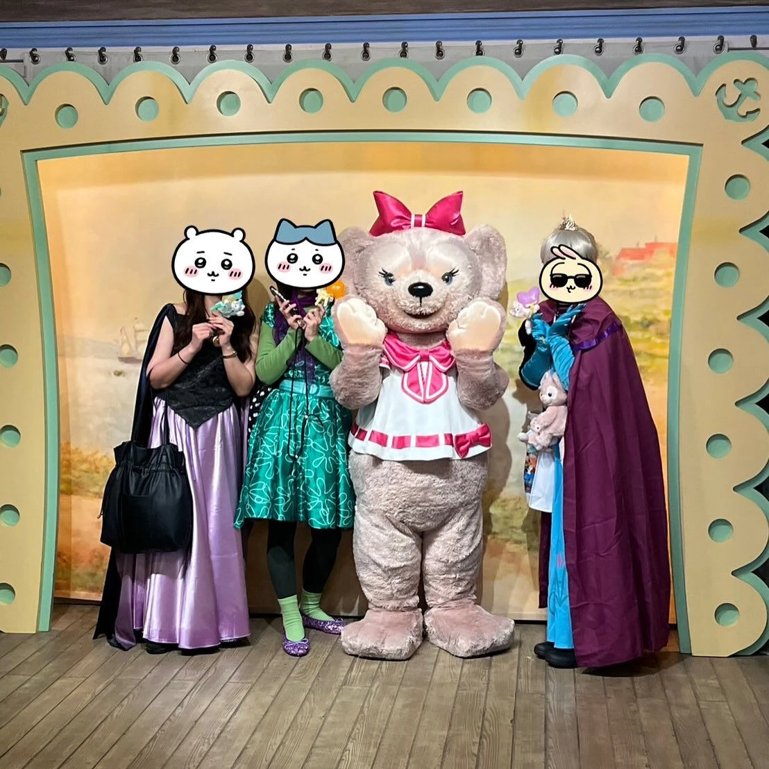 先日ハロウィン期間なので仮装でディズニーシーに行ってきました...