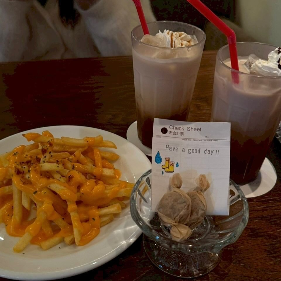 放課後、学校の近くを散歩していたら、アメリカの可愛い雑貨が並...